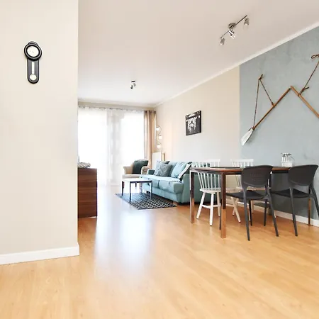 Apartament Navigator-portowa 28 *