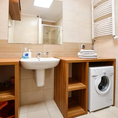 Navigator-portowa 28 *