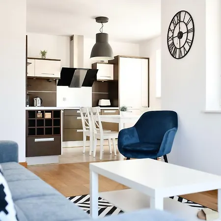 Apartament Navigator-portowa 28 *